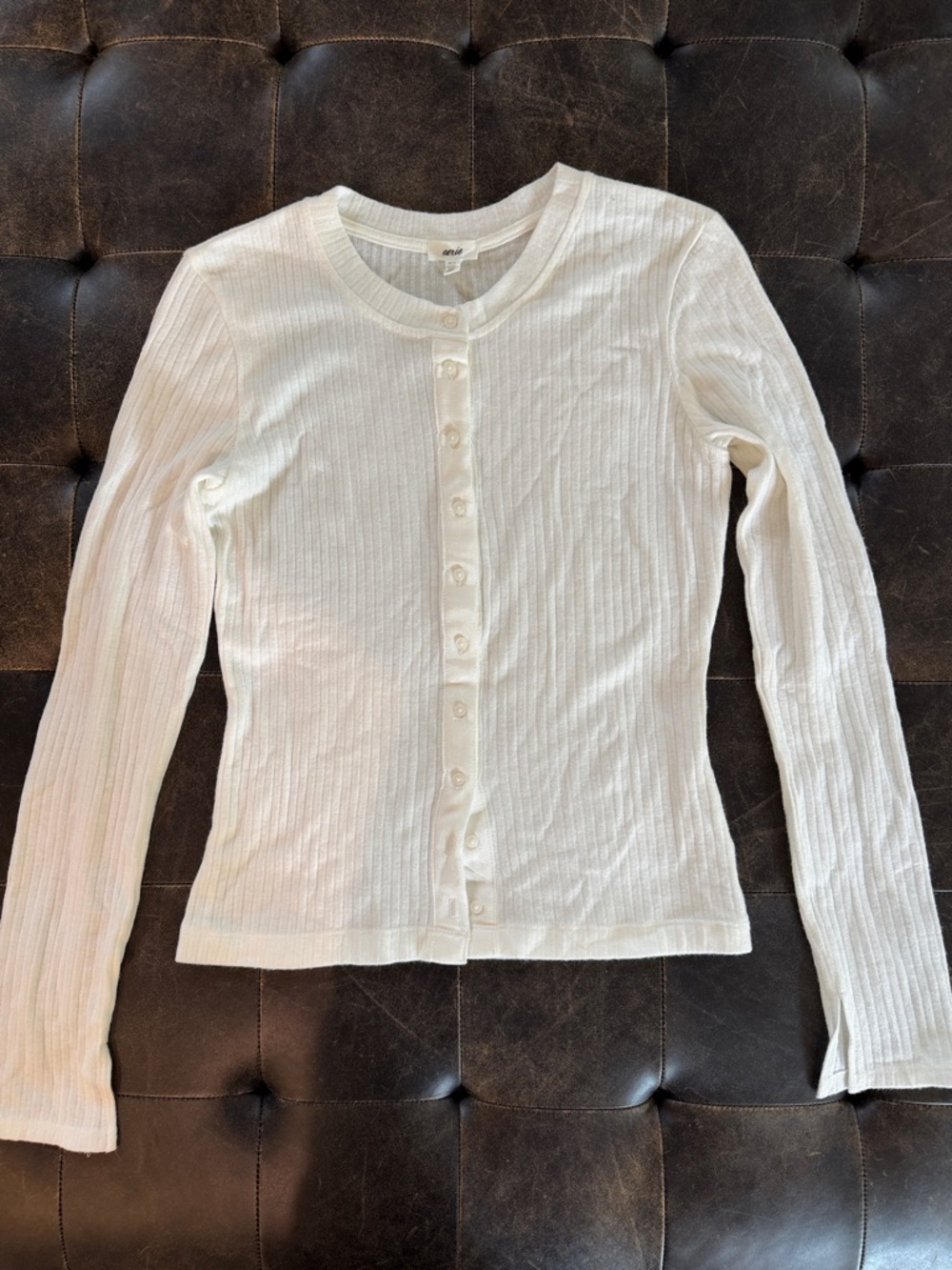 aerie White Ribbed Button Henley Top NWOT - Picture 2 of 5